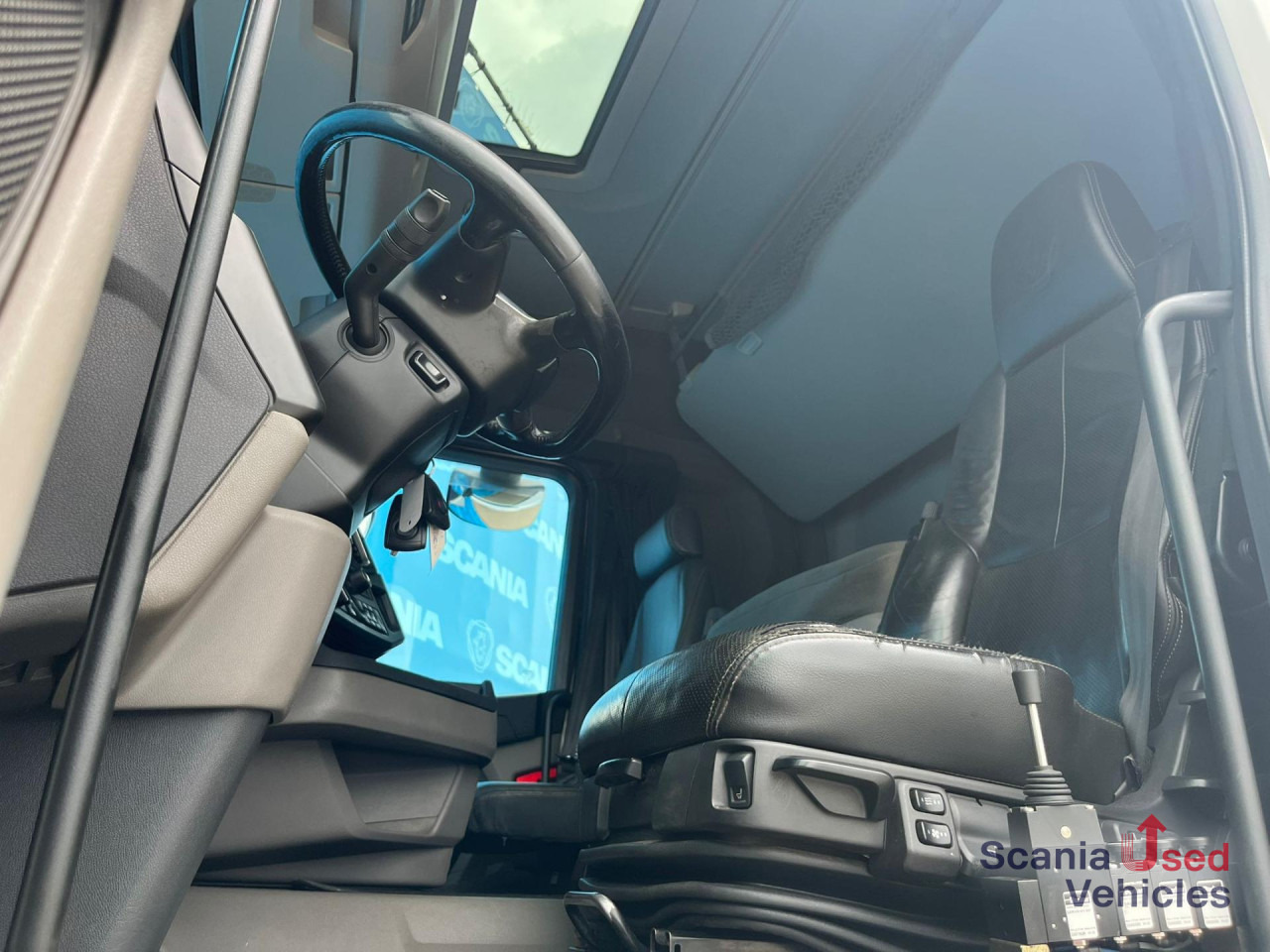SCANIA R 500 B6x2NB HOOKLIFT RETARDER FULL-AIR 9T DIIF-L - Camión chasis: foto 2 SCANIA R 500 B6x2NB HOOKLIFT RETARDER FULL-AIR 9T DIIF-L - Camión chasis: foto 2