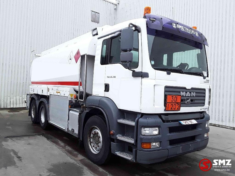 MAN TGA 26.310 18000 L top condition - Camión cisterna: foto 1 MAN TGA 26.310 18000 L top condition - Camión cisterna: foto 1