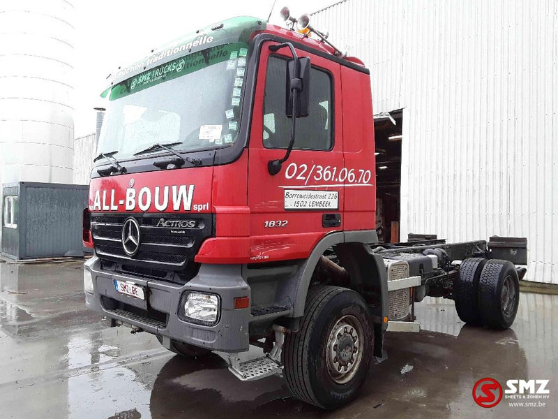 Mercedes-Benz Actros 1832 4x4 209000 km!! - Camión chasis: foto 3 Mercedes-Benz Actros 1832 4x4 209000 km!! - Camión chasis: foto 3
