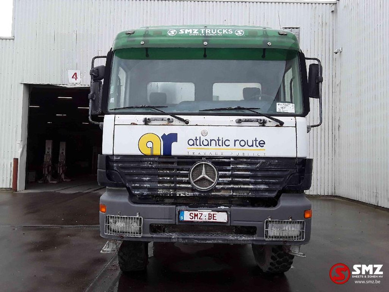 Mercedes-Benz Actros 3335 6x6 88000km manual - Camión bomba de hormigón: foto 2 Mercedes-Benz Actros 3335 6x6 88000km manual - Camión bomba de hormigón: foto 2