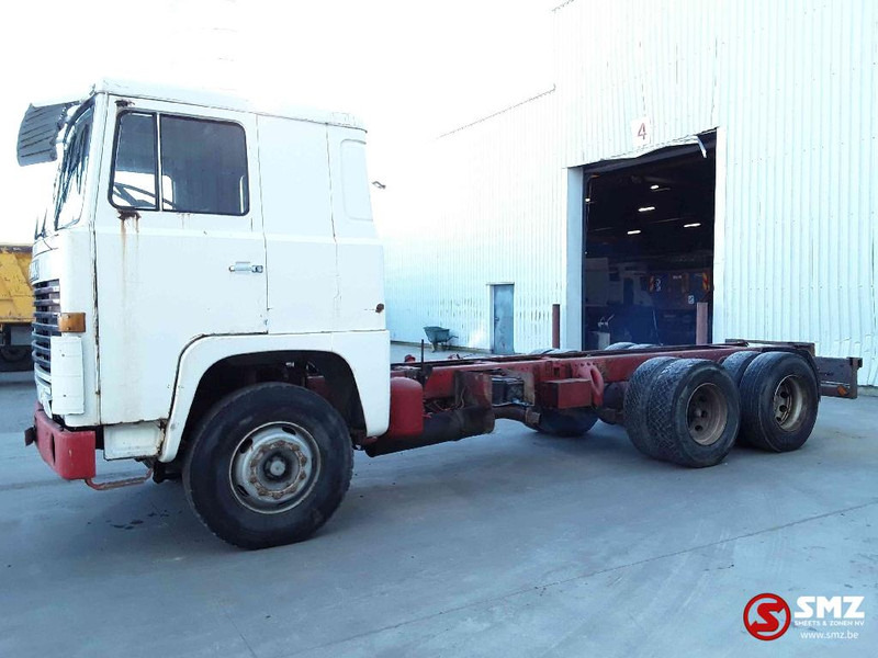 Scania 111 6x2 super lames - Camión chasis: foto 5 Scania 111 6x2 super lames - Camión chasis: foto 5