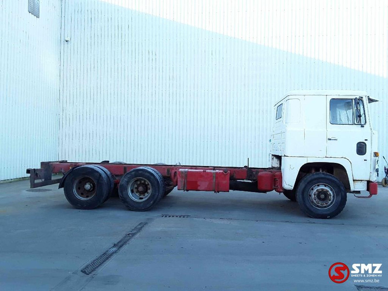 Scania 111 6x2 super lames - Camión chasis: foto 4 Scania 111 6x2 super lames - Camión chasis: foto 4