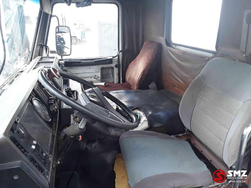 Foto del interior 1: Camión chasis Scania 112 6x4