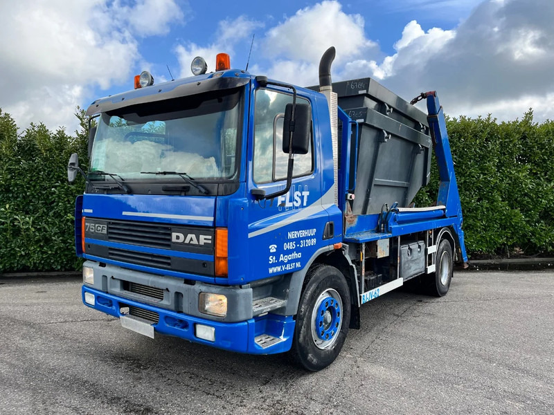DAF CF 75.250 Euro3 / 2 bakken / Portaalarm / Manual - Camión multibasculante: foto 2 DAF CF 75.250 Euro3 / 2 bakken / Portaalarm / Manual - Camión multibasculante: foto 2