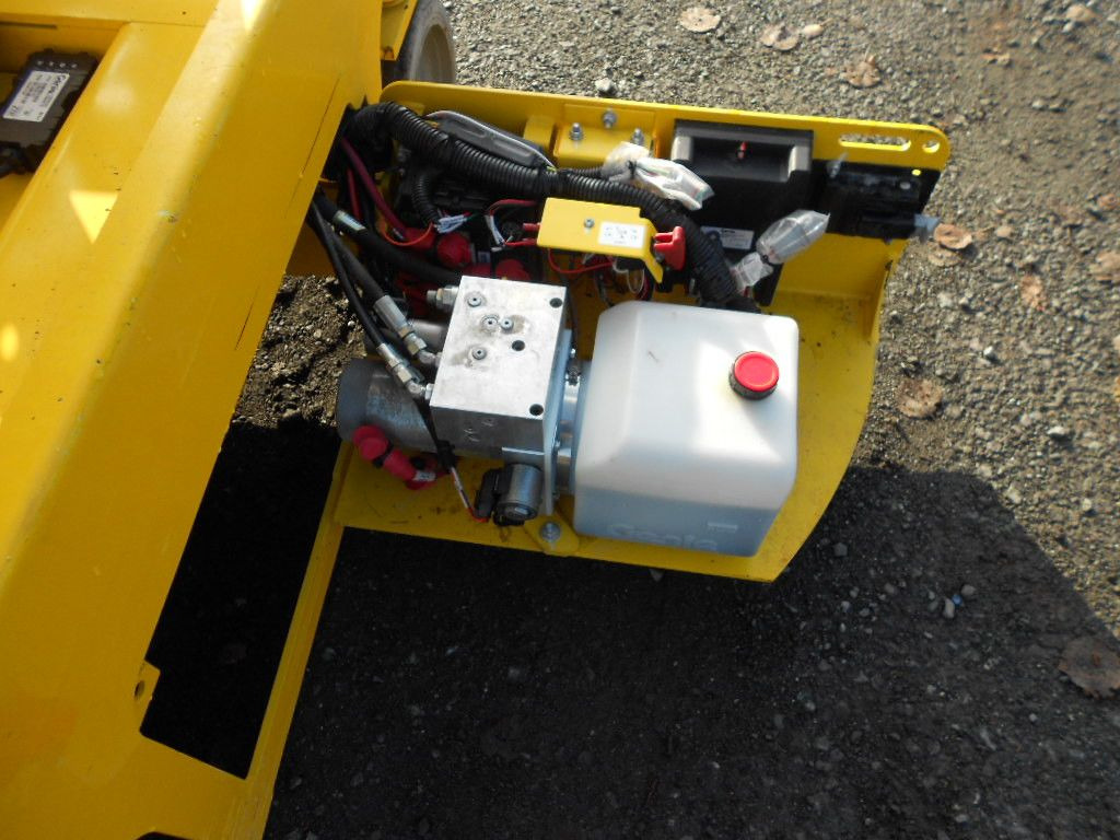 Camión con plataforma elevadora Genie GS 1330, Scherenarbeitsbühne Genie 5,9 m: foto 8 Camión con plataforma elevadora Genie GS 1330, Scherenarbeitsbühne Genie 5,9 m: foto 8