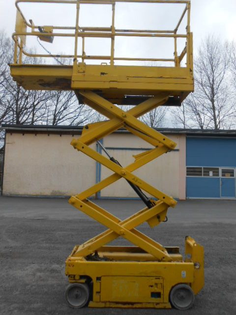 Genie GS 1530, Scherenarbeitsbühne Genie 6,6m - Camión con plataforma elevadora: foto 1 Genie GS 1530, Scherenarbeitsbühne Genie 6,6m - Camión con plataforma elevadora: foto 1