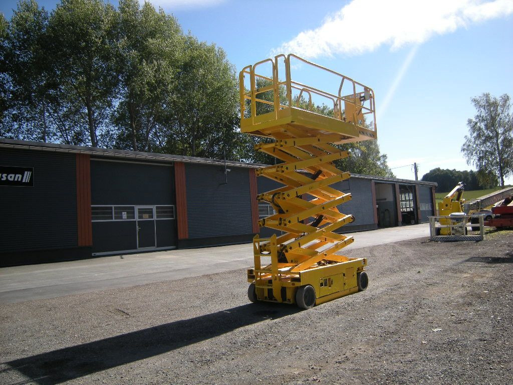 Genie GS 4047 Scherenarbeitsbühne Genie 14 m - Camión con plataforma elevadora: foto 3 Genie GS 4047 Scherenarbeitsbühne Genie 14 m - Camión con plataforma elevadora: foto 3