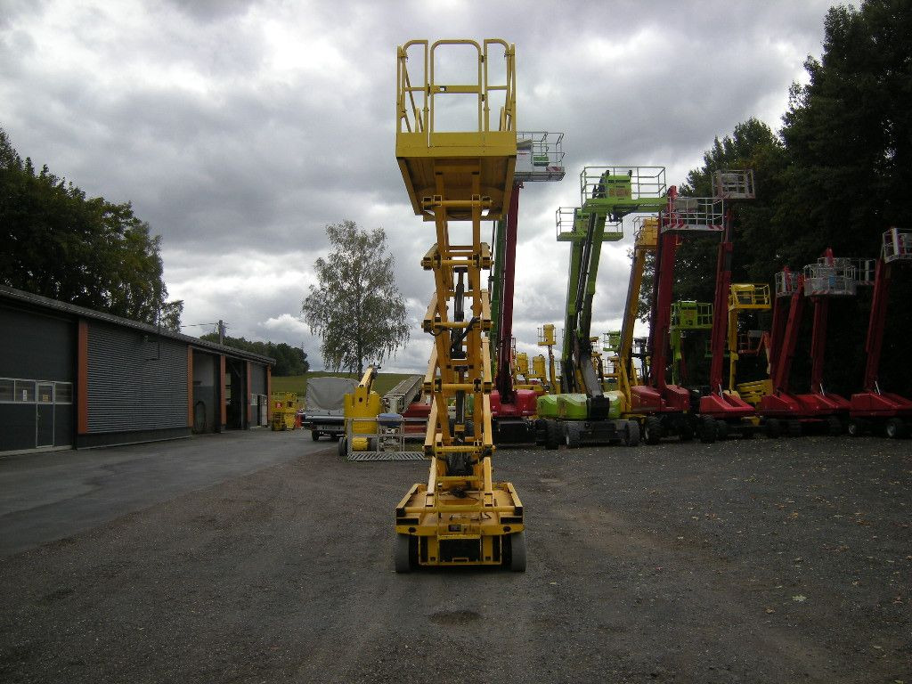 Genie GS 4047 Scherenarbeitsbühne Genie 14 m - Camión con plataforma elevadora: foto 3 Genie GS 4047 Scherenarbeitsbühne Genie 14 m - Camión con plataforma elevadora: foto 3