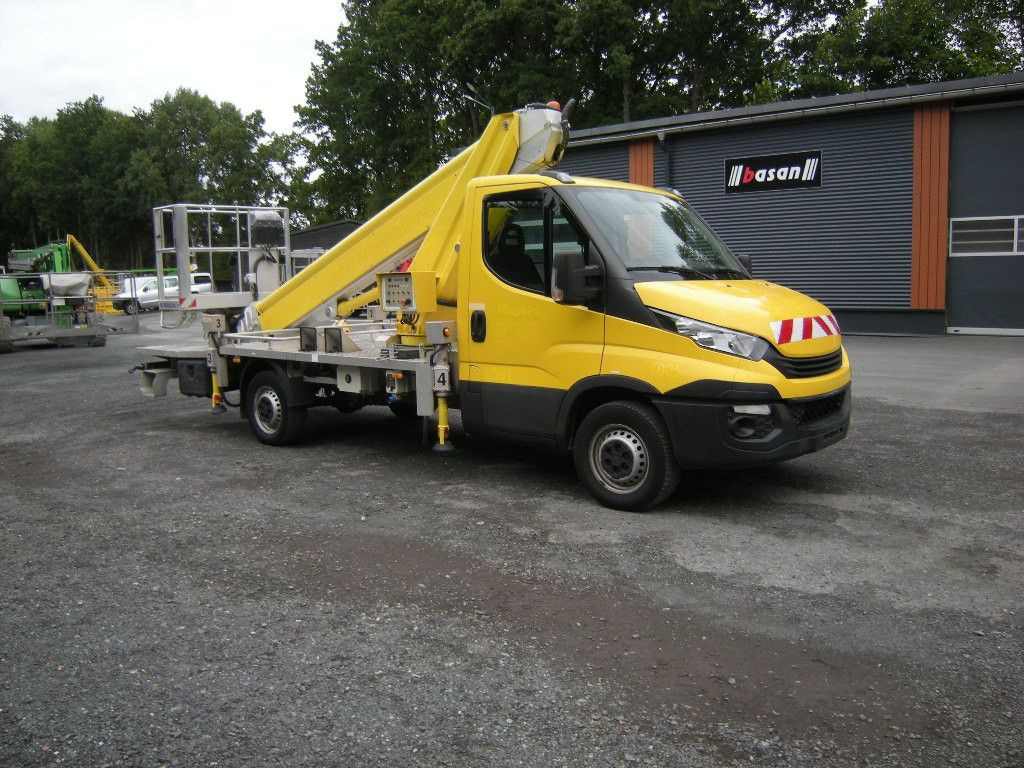 IVECO Daily mit Multitel MT204EX, AH 20m - Camión con plataforma elevadora: foto 1 IVECO Daily mit Multitel MT204EX, AH 20m - Camión con plataforma elevadora: foto 1