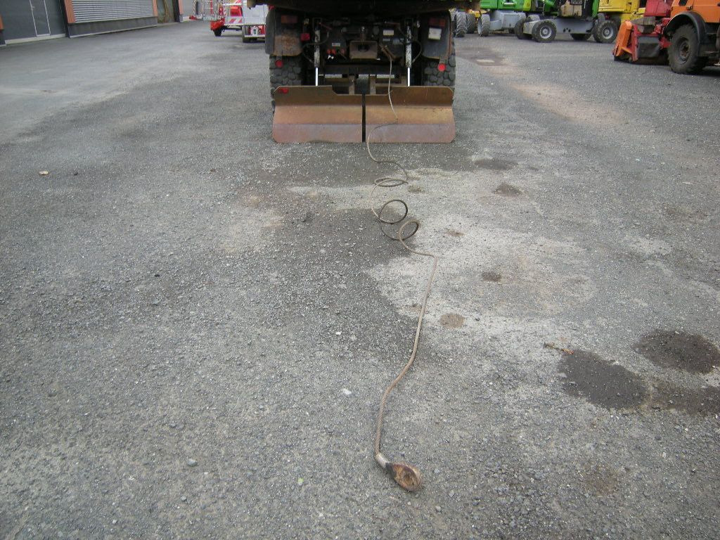 Furgoneta basculante Unimog U1250 mit Kran: foto 15 Furgoneta basculante Unimog U1250 mit Kran: foto 15