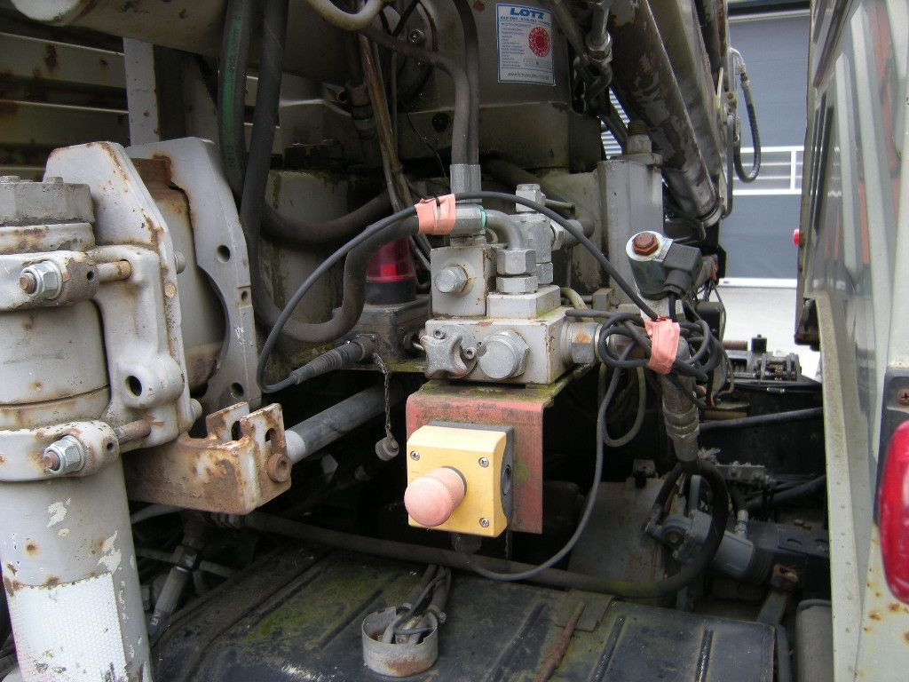 Furgoneta basculante Unimog U1250 mit Kran: foto 22 Furgoneta basculante Unimog U1250 mit Kran: foto 22