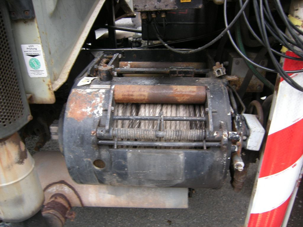 Furgoneta basculante Unimog U1250 mit Kran: foto 11 Furgoneta basculante Unimog U1250 mit Kran: foto 11