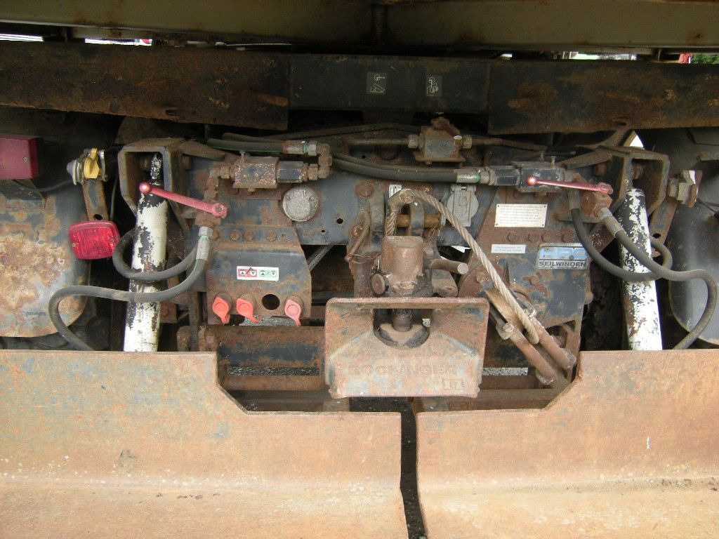 Furgoneta basculante Unimog U1250 mit Kran: foto 42 Furgoneta basculante Unimog U1250 mit Kran: foto 42