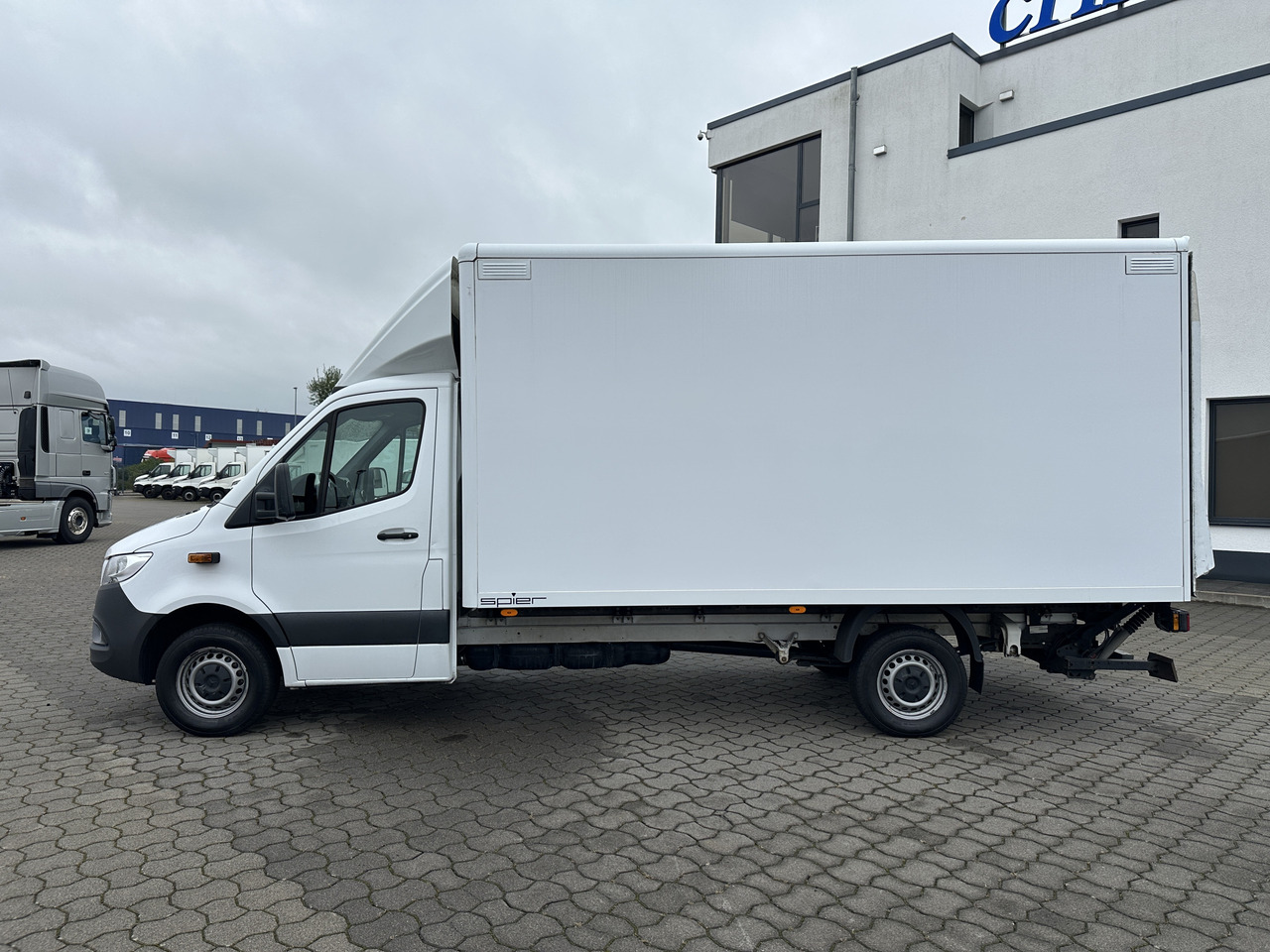 Mercedes-Benz Sprinter 319 CDI Koffer   LBW   RFK   SH Tempomat - Furgoneta caja cerrada: foto 5 Mercedes-Benz Sprinter 319 CDI Koffer   LBW   RFK   SH Tempomat - Furgoneta caja cerrada: foto 5