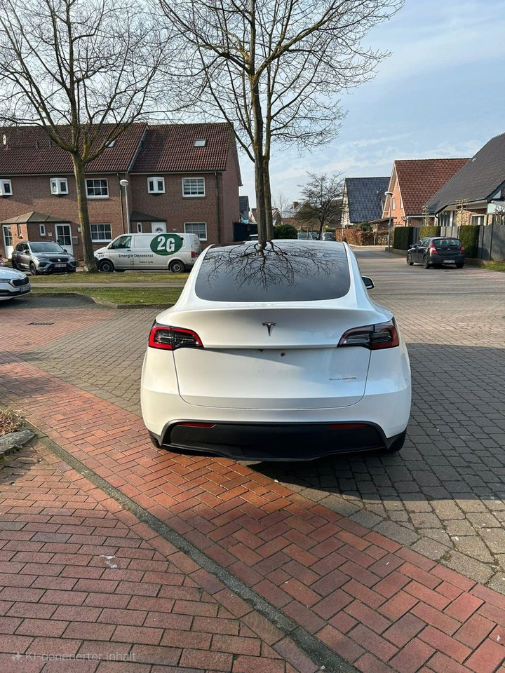 Tesla Model Y Hinterradantrieb RWD - Sedan: foto 4 Tesla Model Y Hinterradantrieb RWD - Sedan: foto 4