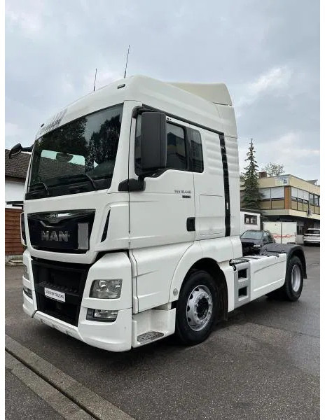 MAN TGX 18.440 XLX E6 Standard Intarder - Cabeza tractora: foto 1 MAN TGX 18.440 XLX E6 Standard Intarder - Cabeza tractora: foto 1