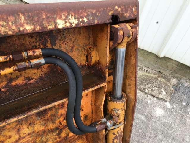 CASE 2340mm - Type tractopelle - Cazo cargador: foto 2 CASE 2340mm - Type tractopelle - Cazo cargador: foto 2