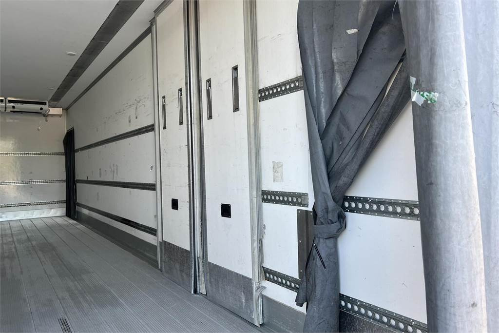 Camión isotérmico Mercedes-Benz ACTROS 2546L-6X2/ 60 FRC 07/2026: foto 9