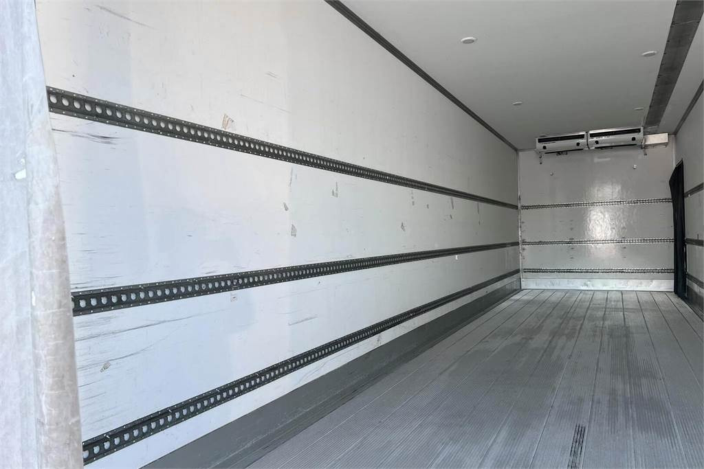 Camión isotérmico Mercedes-Benz ACTROS 2546L-6X2/ 60 FRC 07/2026: foto 8