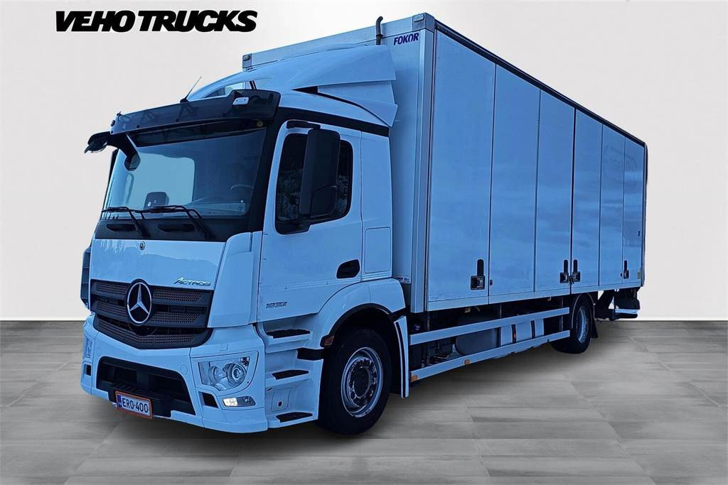 Mercedes-Benz ACTROS 5 1832 LNR 4x2 8,5n Fokor Ksa-umpikori - Camión caja cerrada: foto 1 Mercedes-Benz ACTROS 5 1832 LNR 4x2 8,5n Fokor Ksa-umpikori - Camión caja cerrada: foto 1