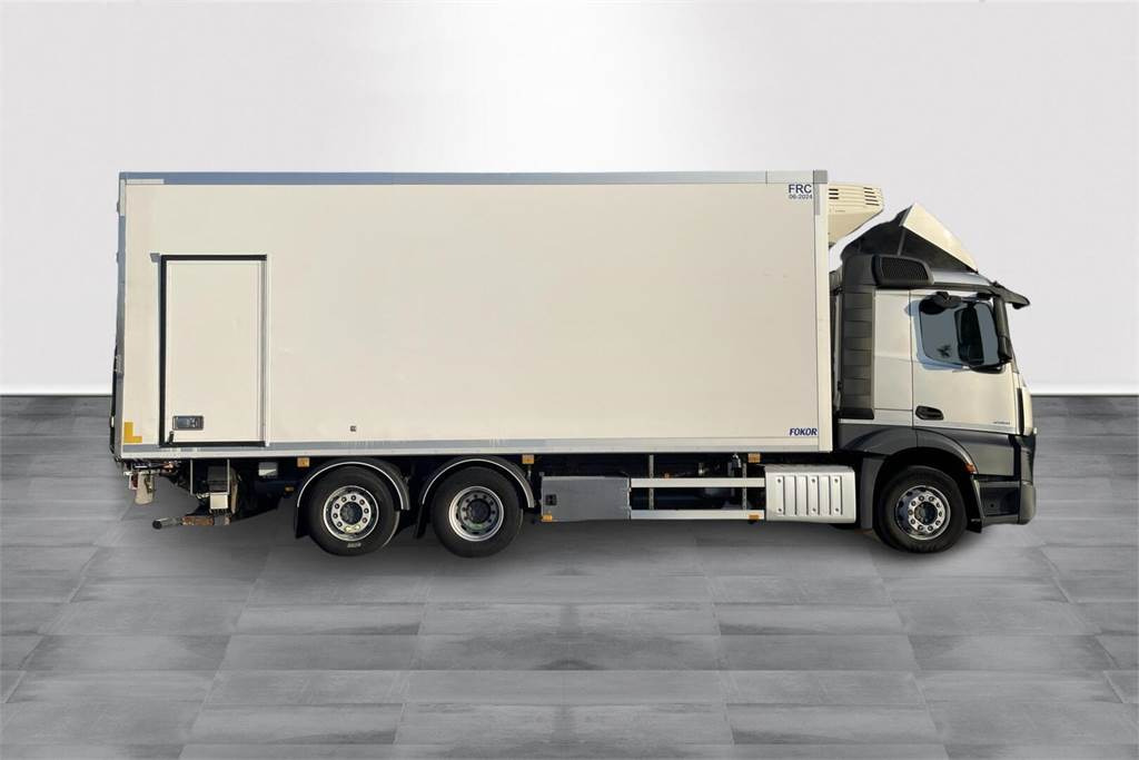 Mercedes-Benz ACTROS L 2551 6x2 FRC 06/2027 - Camión isotérmico: foto 4 Mercedes-Benz ACTROS L 2551 6x2 FRC 06/2027 - Camión isotérmico: foto 4