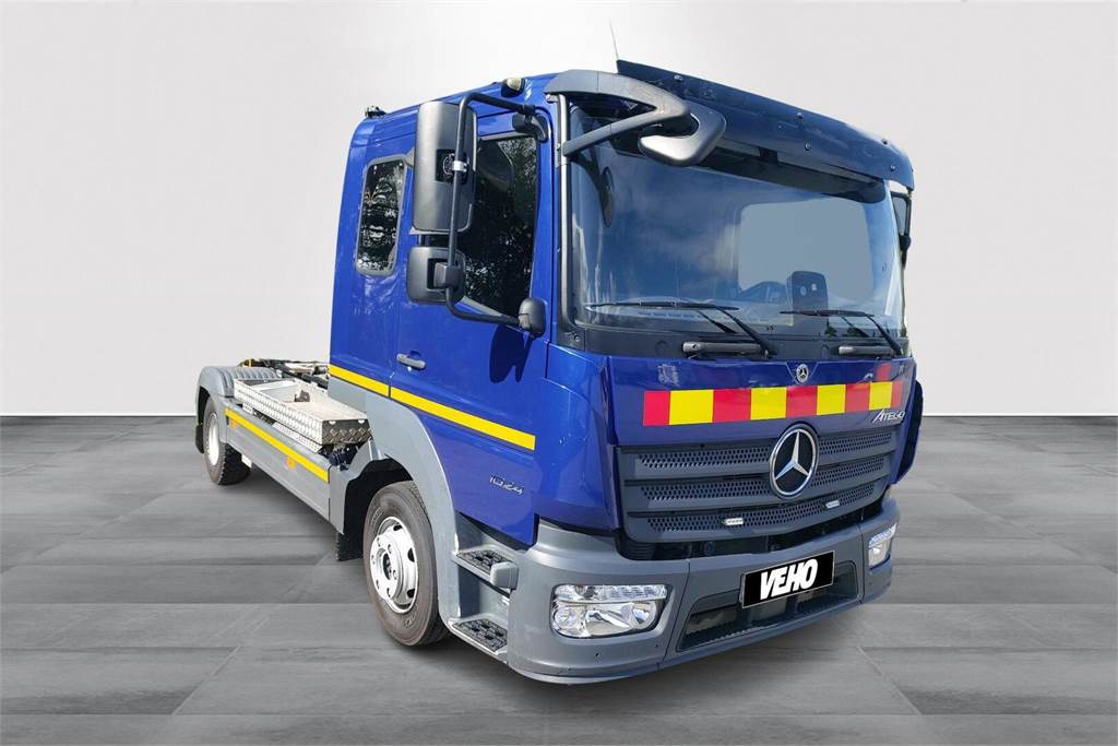 Mercedes-Benz ATEGO 1024 Koukkulaite - Camión multibasculante: foto 4 Mercedes-Benz ATEGO 1024 Koukkulaite - Camión multibasculante: foto 4