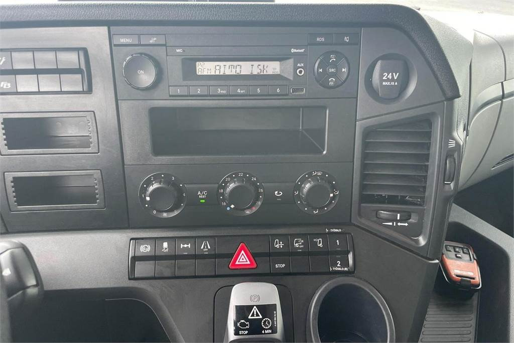 Camión isotérmico Mercedes-Benz Actros 1827 4x2 8,7m umpikori+PL nostin: foto 8