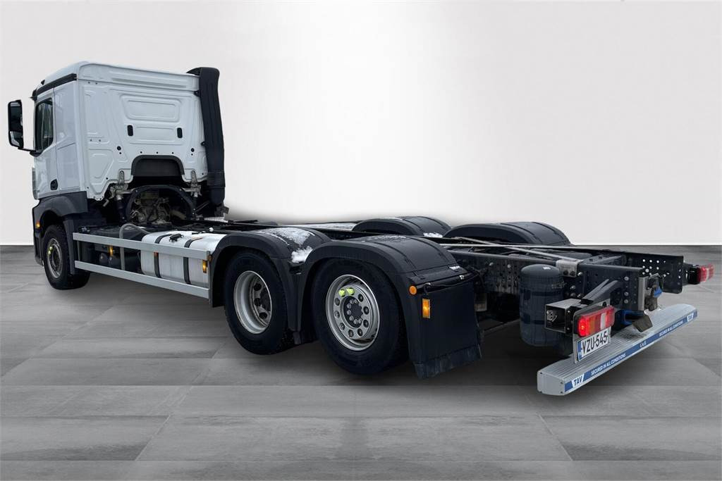 Mercedes-Benz Actros 2551L 6x2 alusta - Camión chasis: foto 3 Mercedes-Benz Actros 2551L 6x2 alusta - Camión chasis: foto 3