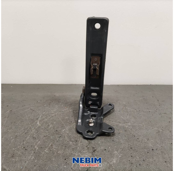 Volvo Volvo - 82192396 - Bovenste treeplank scharnier FH4 rechts - Recambio para Camión: foto 2 Volvo Volvo - 82192396 - Bovenste treeplank scharnier FH4 rechts - Recambio para Camión: foto 2