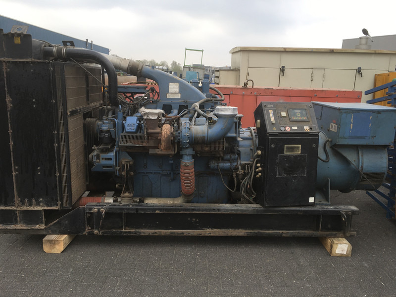 MTU LEROY-SOMER 49.1L9A C6/4 GENERATOR 825 KVA USED - Generador industriale: foto 1 MTU LEROY-SOMER 49.1L9A C6/4 GENERATOR 825 KVA USED - Generador industriale: foto 1