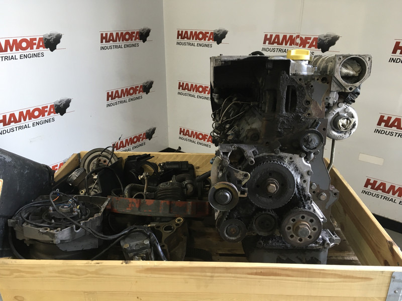 Deutz BF4L1011T FOR PARTS - Maquinaria de construcción: foto 4 Deutz BF4L1011T FOR PARTS - Maquinaria de construcción: foto 4