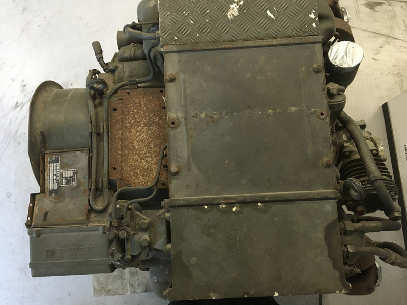 Deutz BF8L413F USED - Maquinaria de construcción: foto 5 Deutz BF8L413F USED - Maquinaria de construcción: foto 5