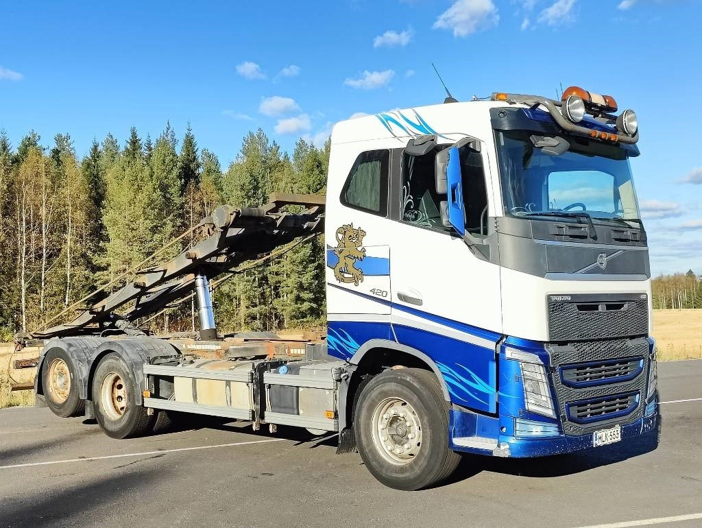 Volvo FH 13 420 - Camión portacontenedor de cadenas: foto 2 Volvo FH 13 420 - Camión portacontenedor de cadenas: foto 2