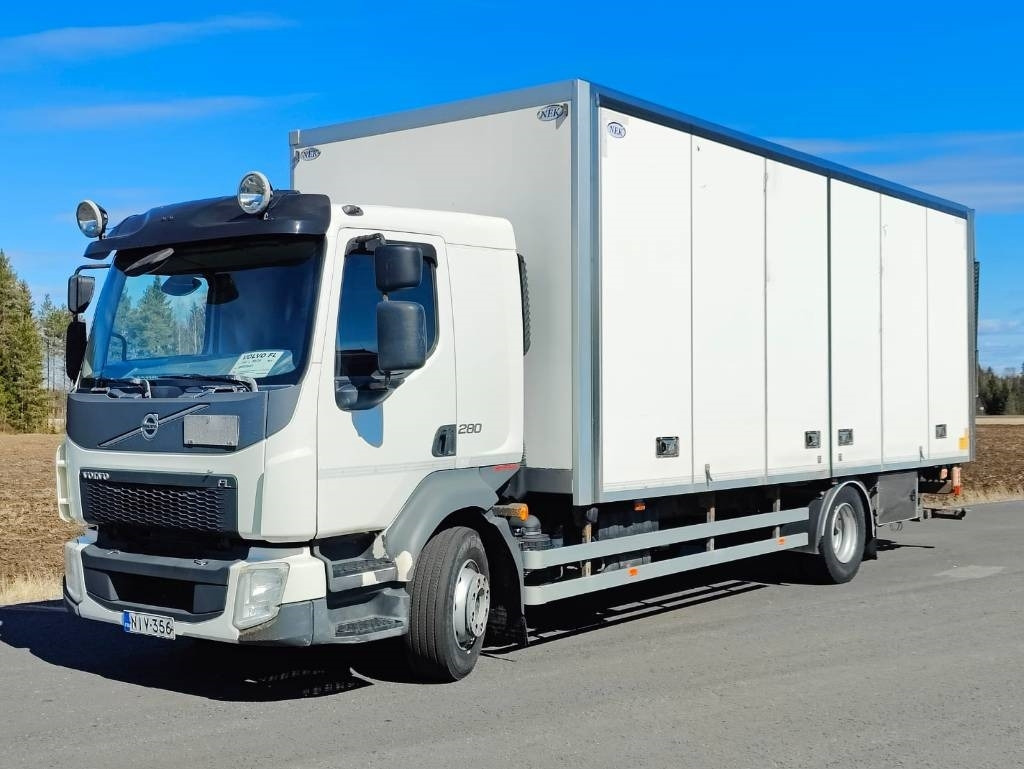 Volvo FL 280 - Camión caja cerrada: foto 1 Volvo FL 280 - Camión caja cerrada: foto 1
