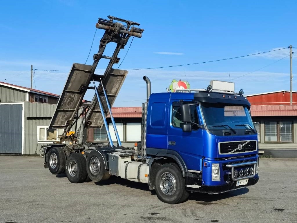 Volvo FM 460 - Camión portacontenedor de cadenas: foto 2 Volvo FM 460 - Camión portacontenedor de cadenas: foto 2