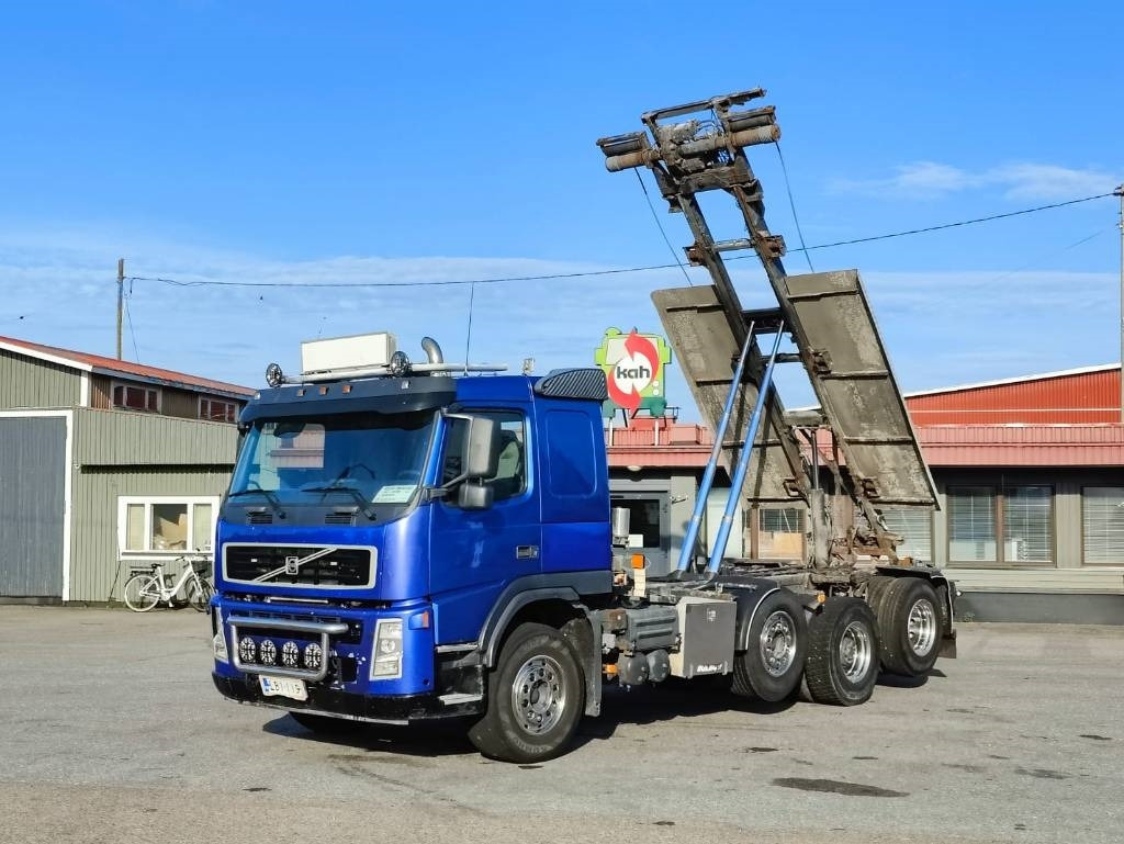 Volvo FM 460 - Camión portacontenedor de cadenas: foto 1 Volvo FM 460 - Camión portacontenedor de cadenas: foto 1