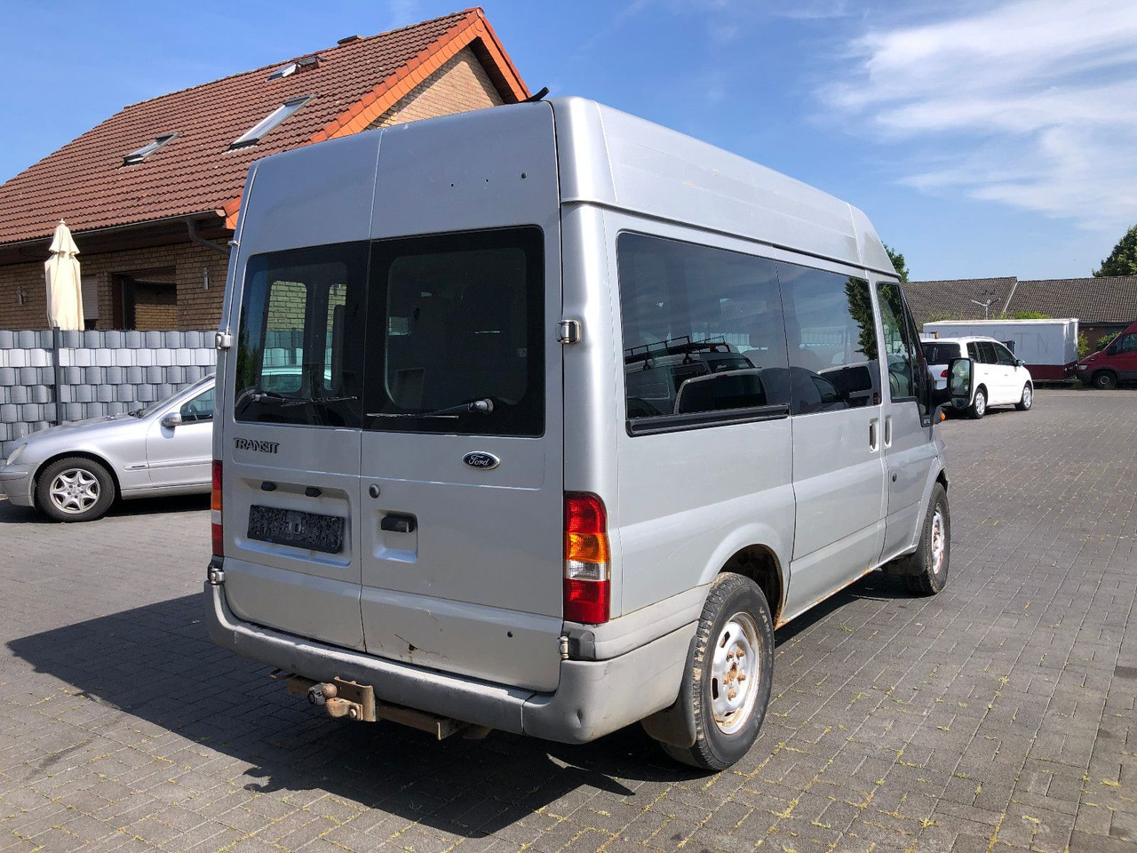 Ford Transit 2.4 TDi, Heckantrieb, 8-Sitzer, Klima - Furgoneta de pasajeros: foto 2 Ford Transit 2.4 TDi, Heckantrieb, 8-Sitzer, Klima - Furgoneta de pasajeros: foto 2