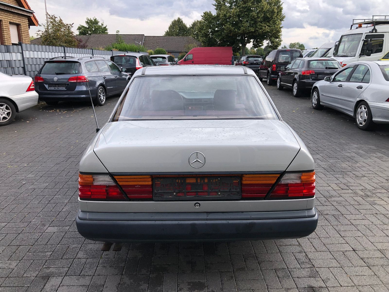 Sedan Mercedes-Benz W124 E 260: foto 7