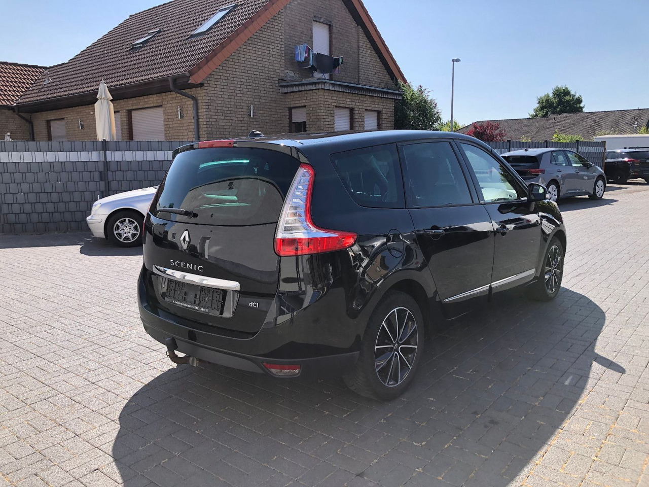 Renault Scenic  Grand 2.0 dCi 150 BOSE Edition,Automatik - Furgoneta de pasajeros: foto 2 Renault Scenic  Grand 2.0 dCi 150 BOSE Edition,Automatik - Furgoneta de pasajeros: foto 2
