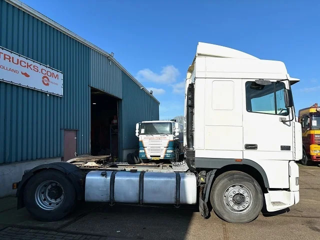 DAF 95.380 XF SPACECAB (EURO 2 / ZF16 MANUAL GEARBOX / D.E.B. ENGINE BRAKE / AIRCONDITIONING) - Cabeza tractora: foto 4 DAF 95.380 XF SPACECAB (EURO 2 / ZF16 MANUAL GEARBOX / D.E.B. ENGINE BRAKE / AIRCONDITIONING) - Cabeza tractora: foto 4