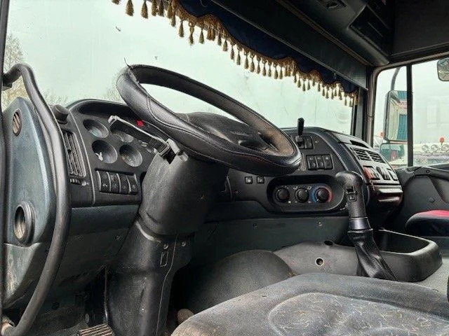 Cabeza tractora DAF 95.430 XF SPACECAB (EURO 3 / ZF16 MANUAL GEARBOX / ZF-INTARDER / AIRCONDITIONING / 870 LITER DIESELTANK): foto 7
