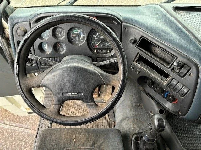 Cabeza tractora DAF 95.430 XF SPACECAB (EURO 3 / ZF16 MANUAL GEARBOX / ZF-INTARDER / AIRCONDITIONING / 870 LITER DIESELTANK): foto 6