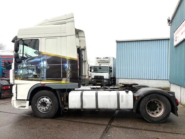 DAF XF 105.460 ATE SPACEAB 4x2 (EURO 5 / ZF MANUAL GEARBOX / ZF-INTARDER / HYDRAULIC KIT / P.T.O. / AIRCONDITIONING / ETC.) - Cabeza tractora: foto 5 DAF XF 105.460 ATE SPACEAB 4x2 (EURO 5 / ZF MANUAL GEARBOX / ZF-INTARDER / HYDRAULIC KIT / P.T.O. / AIRCONDITIONING / ETC.) - Cabeza tractora: foto 5