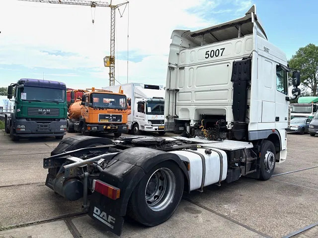 DAF XF 105.460 SPACECAB (ZF16 MANUAL GEARBOX / MX-BRAKE / 870+430 LITER TANK / FRIDGE / AIRCONDITIONING) - Cabeza tractora: foto 3 DAF XF 105.460 SPACECAB (ZF16 MANUAL GEARBOX / MX-BRAKE / 870+430 LITER TANK / FRIDGE / AIRCONDITIONING) - Cabeza tractora: foto 3