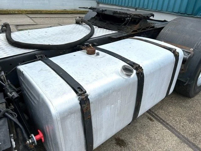 Leasing para Scania R124-400 L 4x2 SLEEPERCAB ADR/VLG (2 FUEL LINES!!) (EURO 2 / 12 GEARS MANUAL GEARBOX / RETARDER / BLOWER / P.T.O. / AIRCONDITION Scania R124-400 L 4x2 SLEEPERCAB ADR/VLG (2 FUEL LINES!!) (EURO 2 / 12 GEARS MANUAL GEARBOX / RETARDER / BLOWER / P.T.O. / AIRCONDITION: foto 11 Leasing para Scania R124-400 L 4x2 SLEEPERCAB ADR/VLG (2 FUEL LINES!!) (EURO 2 / 12 GEARS MANUAL GEARBOX / RETARDER / BLOWER / P.T.O. / AIRCONDITION Scania R124-400 L 4x2 SLEEPERCAB ADR/VLG (2 FUEL LINES!!) (EURO 2 / 12 GEARS MANUAL GEARBOX / RETARDER / BLOWER / P.T.O. / AIRCONDITION: foto 11