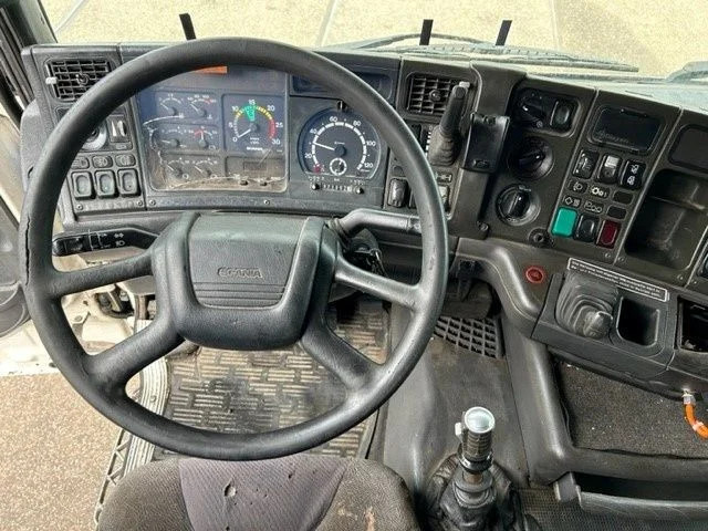 Foto del interior 2: Leasing para Scania R124-400 L 4x2 SLEEPERCAB ADR/VLG (2 FUEL LINES!!) (EURO 2 / 12 GEARS MANUAL GEARBOX / RETARDER / BLOWER / P.T.O. / AIRCONDITION Scania R124-400 L 4x2 SLEEPERCAB ADR/VLG (2 FUEL LINES!!) (EURO 2 / 12 GEARS MANUAL GEARBOX / RETARDER / BLOWER / P.T.O. / AIRCONDITION Foto del interior 2: Leasing para Scania R124-400 L 4x2 SLEEPERCAB ADR/VLG (2 FUEL LINES!!) (EURO 2 / 12 GEARS MANUAL GEARBOX / RETARDER / BLOWER / P.T.O. / AIRCONDITION Scania R124-400 L 4x2 SLEEPERCAB ADR/VLG (2 FUEL LINES!!) (EURO 2 / 12 GEARS MANUAL GEARBOX / RETARDER / BLOWER / P.T.O. / AIRCONDITION