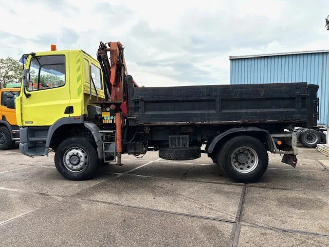 DAF 65 -180ATI 4x4 FULL STEEL 3-WAY KIPPER AND PALFINGER CRANE (EURO 2 / MANUAL GEARBOX / FULL STEEL SUSPENSION / ETC.) - Camión volquete, Camión grúa: foto 5 DAF 65 -180ATI 4x4 FULL STEEL 3-WAY KIPPER AND PALFINGER CRANE (EURO 2 / MANUAL GEARBOX / FULL STEEL SUSPENSION / ETC.) - Camión volquete, Camión grúa: foto 5