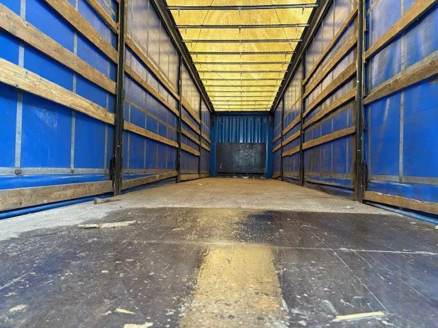 Leasing para Krone SDP-27 3-AXLE 13.60 M. CURTAINSIDE WITH SLIDING ROOF (BPW-AXLES / DISC BRAKES / ABS-EBS BRAKE SYSTEM) Krone SDP-27 3-AXLE 13.60 M. CURTAINSIDE WITH SLIDING ROOF (BPW-AXLES / DISC BRAKES / ABS-EBS BRAKE SYSTEM): foto 6