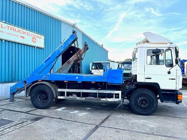 MAN 18 .232 (6 CILINDER) M90 WITH TELESCOPIC CONTAINER SYSTEM (8 GEARS MANUAL GEARBOX / EURO 1 (MECHANICAL PUMP AND INJECTORS)) - Camión portacontenedor de cadenas: foto 4 MAN 18 .232 (6 CILINDER) M90 WITH TELESCOPIC CONTAINER SYSTEM (8 GEARS MANUAL GEARBOX / EURO 1 (MECHANICAL PUMP AND INJECTORS)) - Camión portacontenedor de cadenas: foto 4