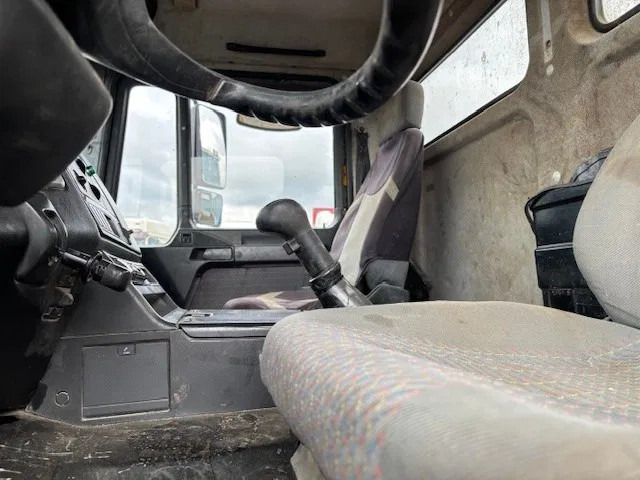Camión chasis MAN 35.414 VF-TM 8x4 FULL STEEL CHASSIS (6-CILINDER HEADS / ZF16 MANUAL GEARBOX / FULL STEEL SUSPENSION / REDUCTION AXLES): foto 9